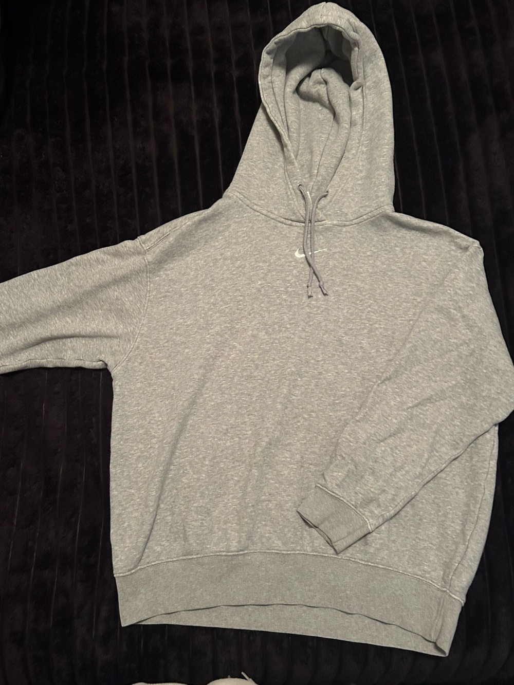 Nike Women’s Heather Gray Crewneck Hoodie